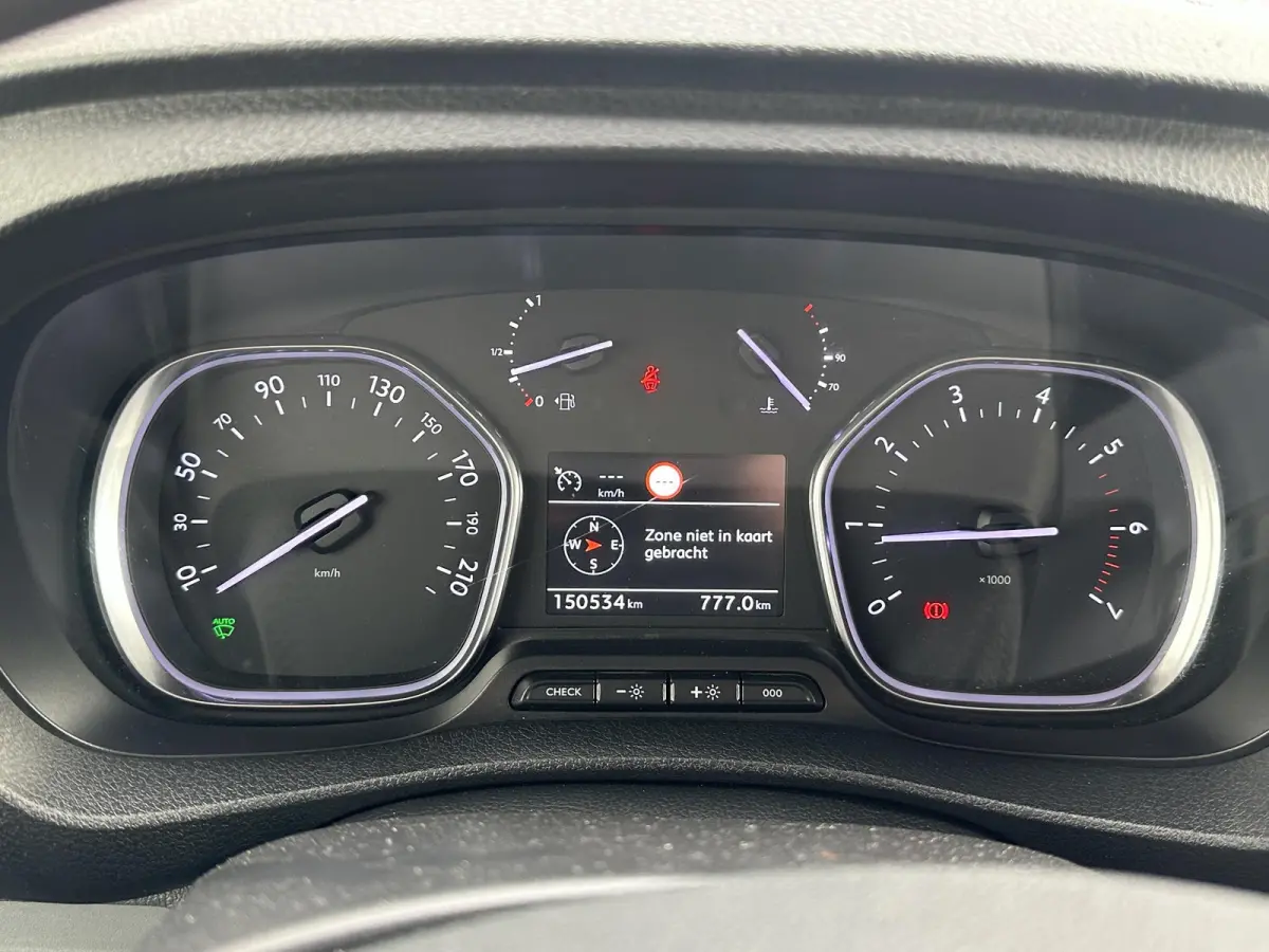 1.6 BlueHDI 95 Club M*NAVI*CRUISE*A/C*TEL*PDC*