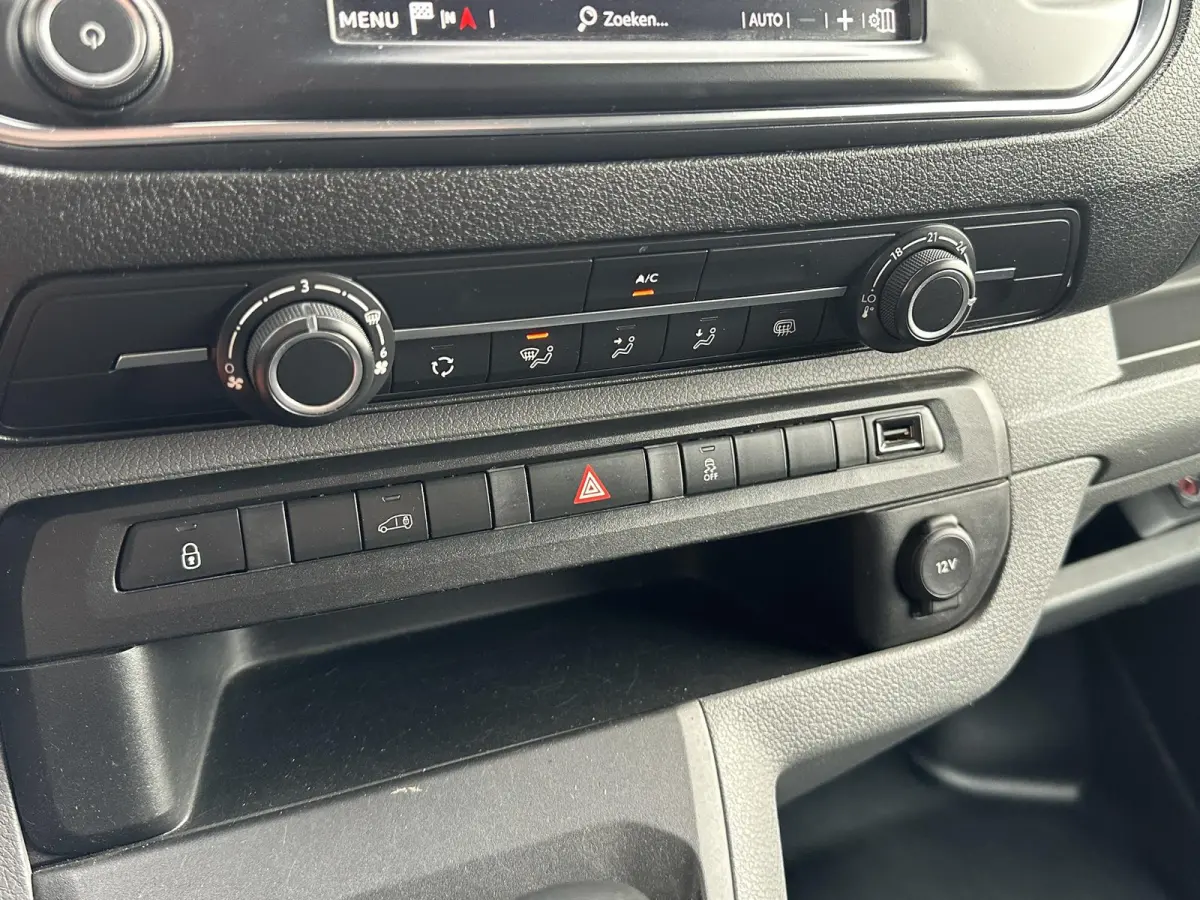 1.6 BlueHDI 95 Club M*NAVI*CRUISE*A/C*TEL*PDC*