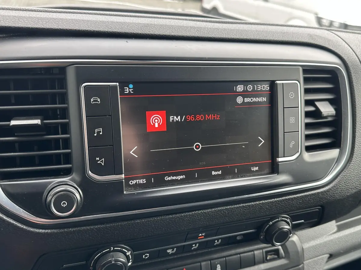 1.6 BlueHDI 95 Club M*NAVI*CRUISE*A/C*TEL*PDC*