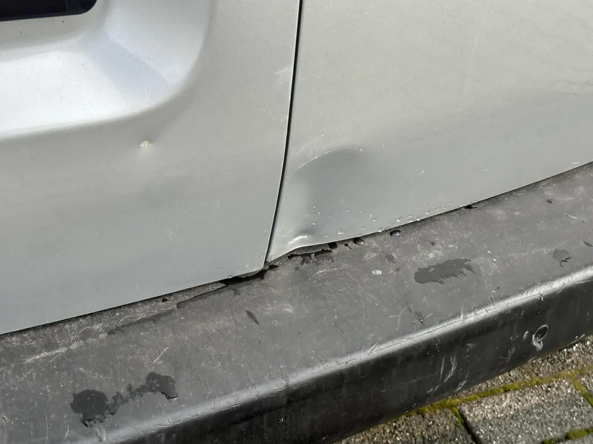 1.6 BlueHDI 95 Club M*NAVI*CRUISE*A/C*TEL*PDC*