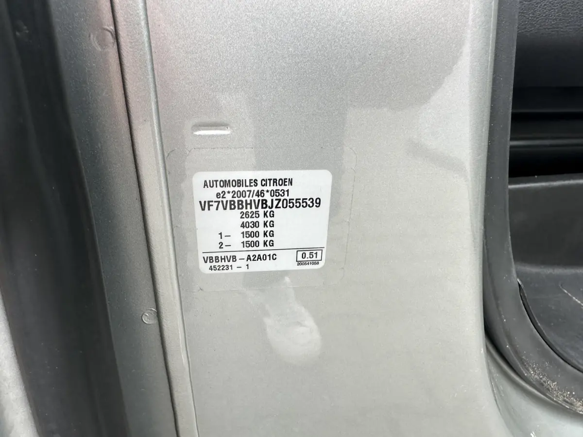 1.6 BlueHDI 95 Club M*NAVI*CRUISE*A/C*TEL*PDC*
