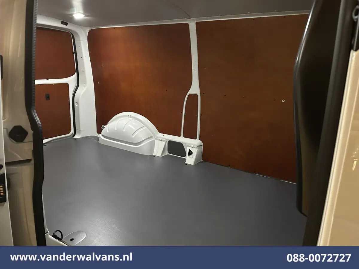 2.0 TDI L2H1 Euro6 Airco | Navigatie | Apple Carplay | Android Auto | Trekhaak Cruisecontrol, Parkeersensoren