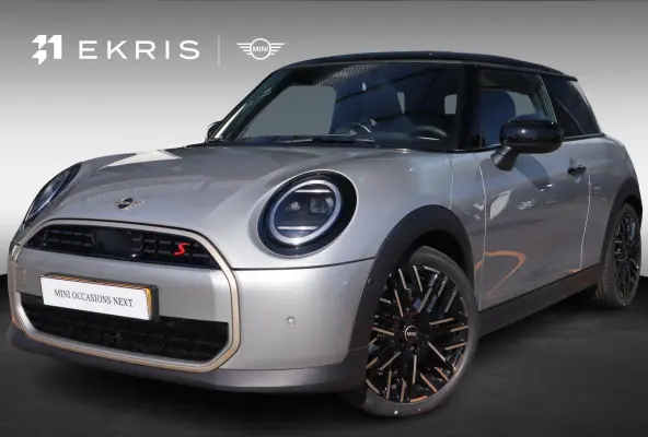 Cooper S | Favoured Trim + Pakket M / Panoramadak / MINI Head-Up Display /