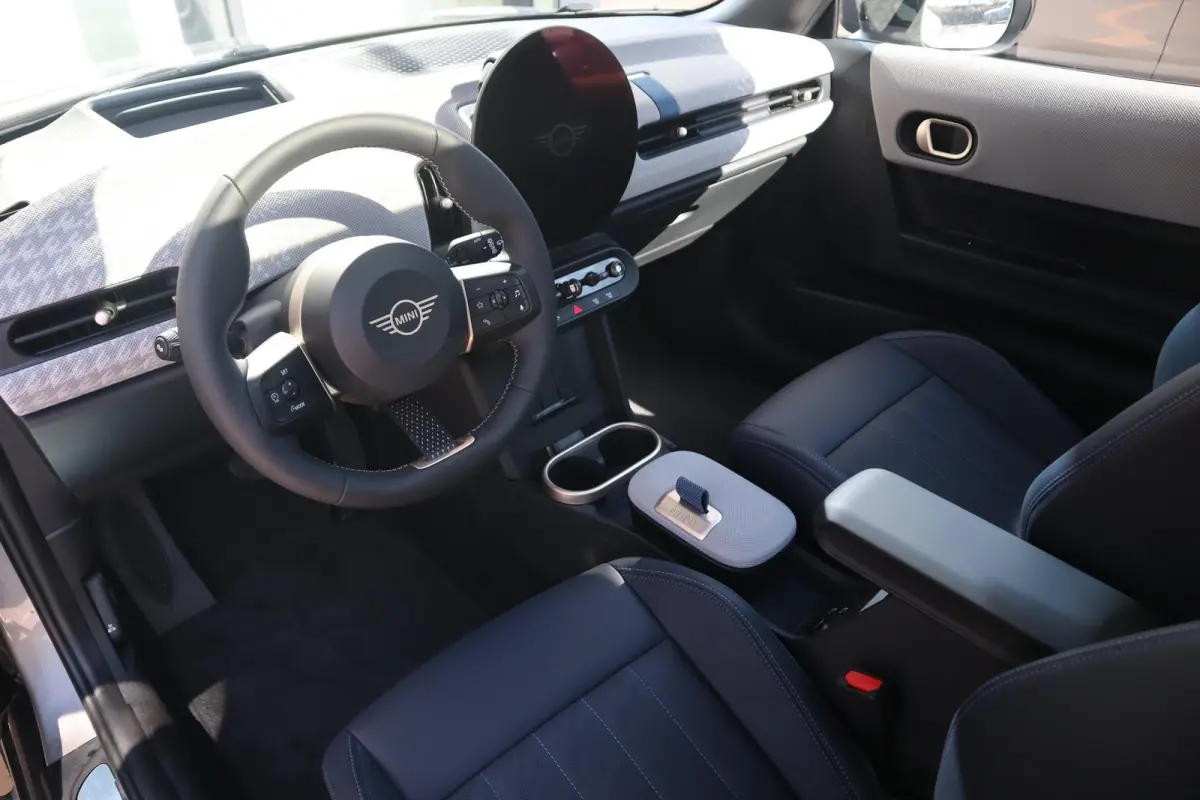 Cooper S | Favoured Trim + Pakket M / Panoramadak / MINI Head-Up Display /