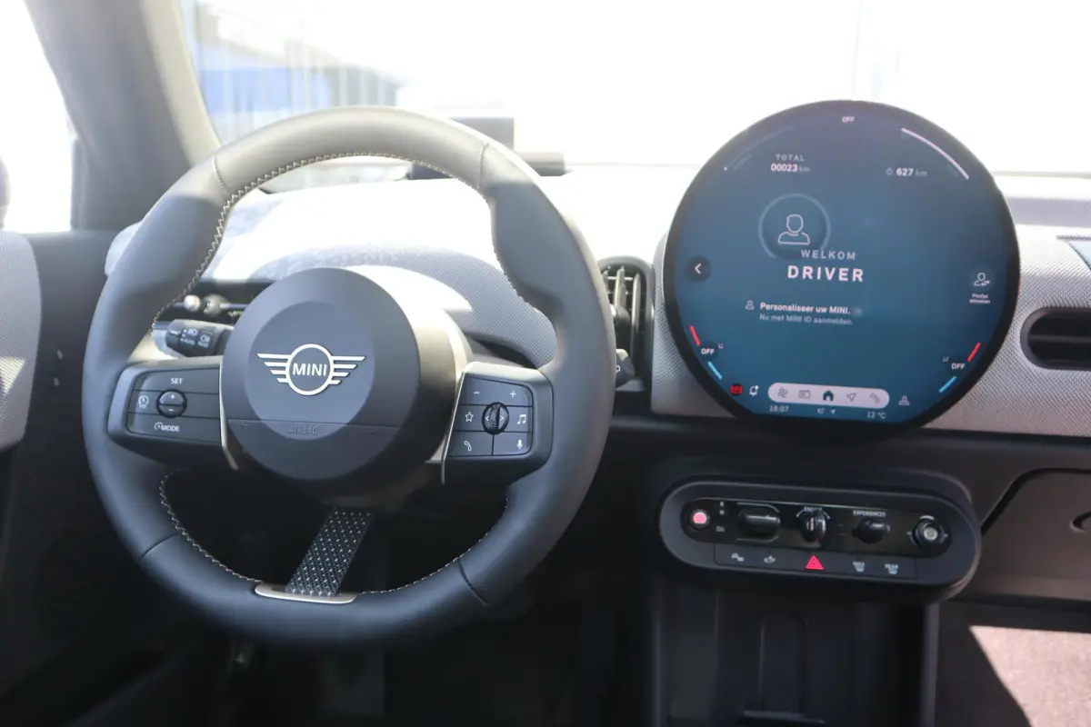 Cooper S | Favoured Trim + Pakket M / Panoramadak / MINI Head-Up Display /