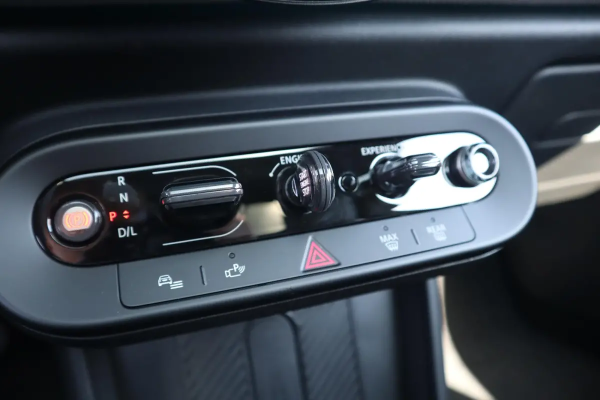 Cooper S | Favoured Trim + Pakket M / Panoramadak / MINI Head-Up Display /