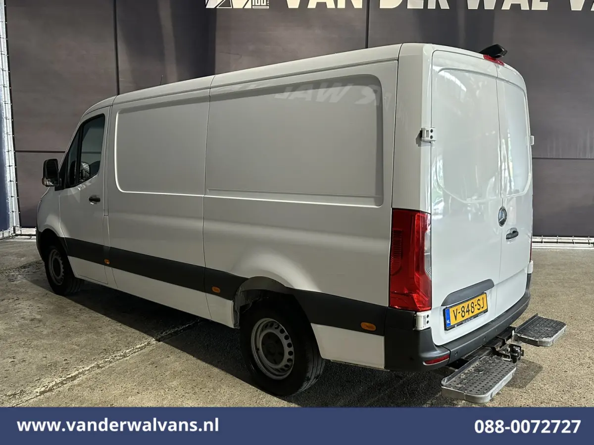 316 CDI 163pk L2H1 Achterwiel aandrijving Euro6 Airco | 2800kg Trekhaak | Camera | Apple Carplay Parkeersensoren, Android Auto, Cruisecontrol