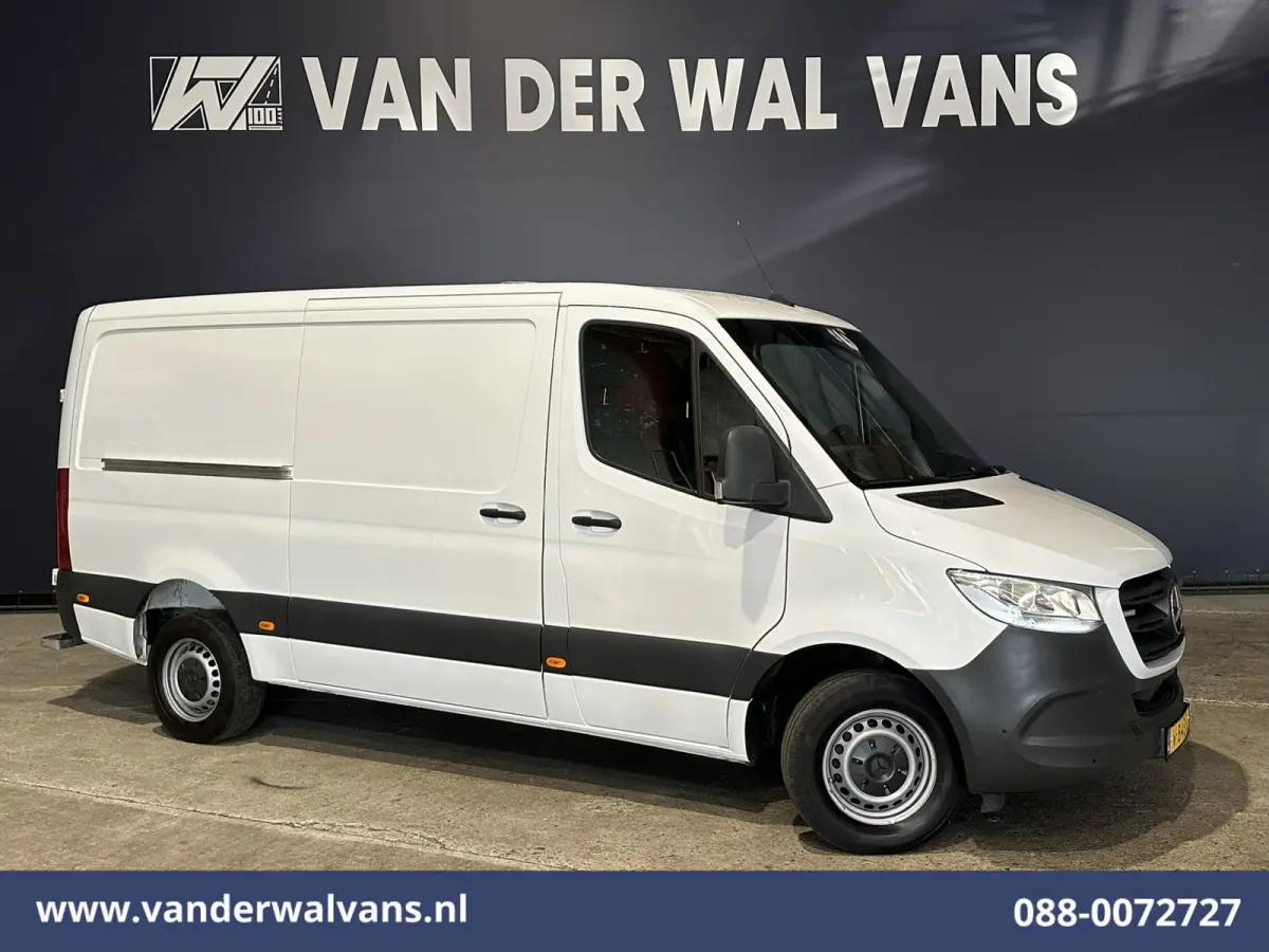 316 CDI 163pk L2H1 Achterwiel aandrijving Euro6 Airco | 2800kg Trekhaak | Camera | Apple Carplay Parkeersensoren, Android Auto, Cruisecontrol