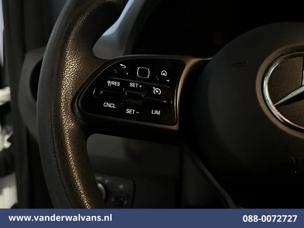 316 CDI 163pk L2H1 Achterwiel aandrijving Euro6 Airco | 2800kg Trekhaak | Camera | Apple Carplay Parkeersensoren, Android Auto, Cruisecontrol