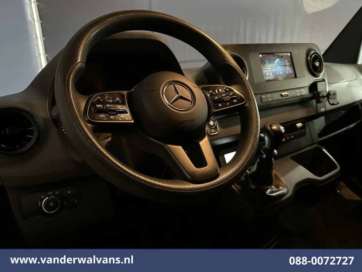 316 CDI 163pk L2H1 Achterwiel aandrijving Euro6 Airco | 2800kg Trekhaak | Camera | Apple Carplay Parkeersensoren, Android Auto, Cruisecontrol
