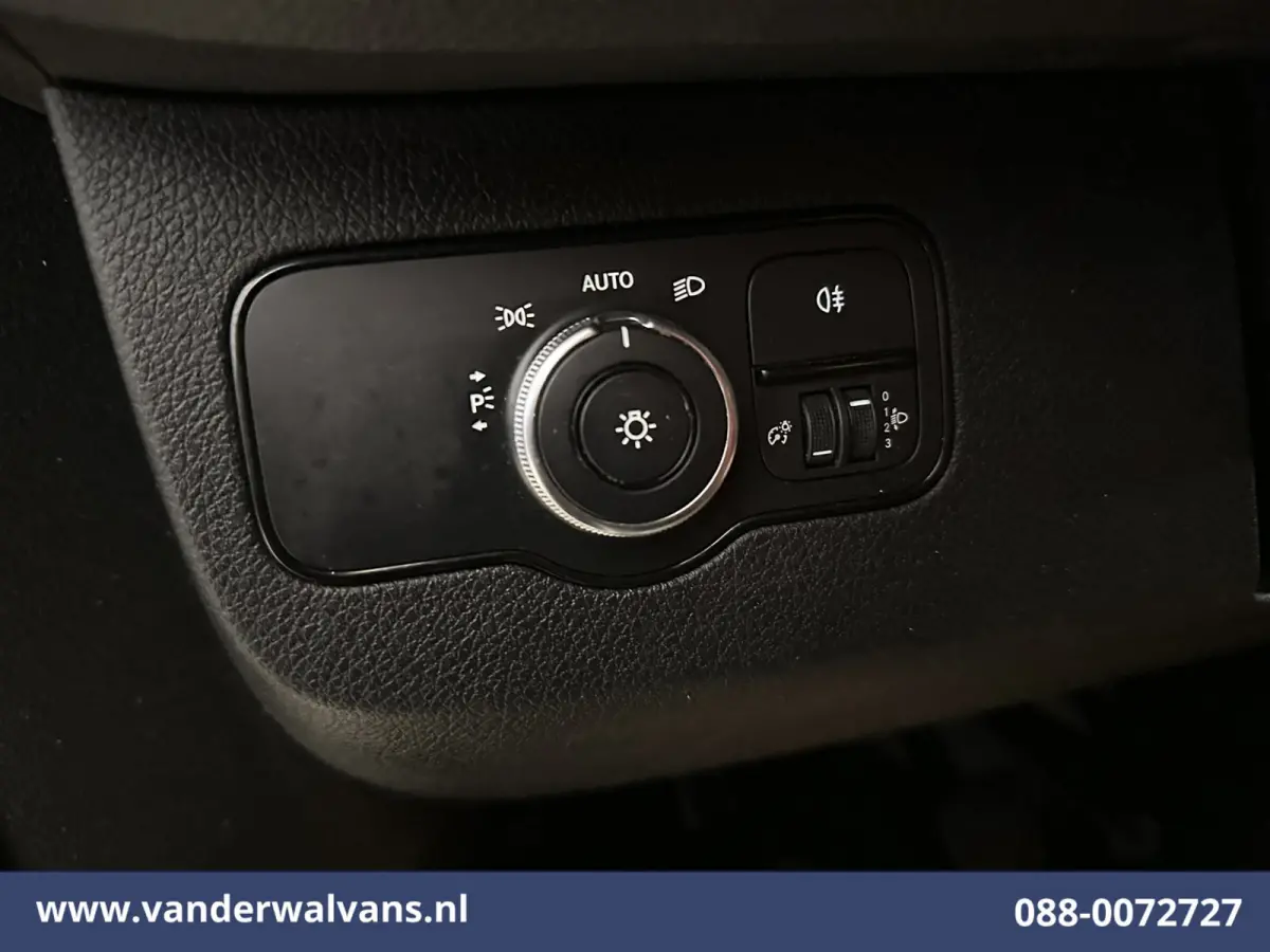 316 CDI 163pk L2H1 Achterwiel aandrijving Euro6 Airco | 2800kg Trekhaak | Camera | Apple Carplay Parkeersensoren, Android Auto, Cruisecontrol