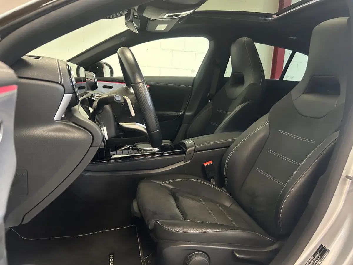180 AMG Line - Panorama - Camera - Carplay - Sfeerverlichting