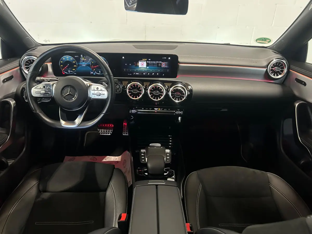 180 AMG Line - Panorama - Camera - Carplay - Sfeerverlichting