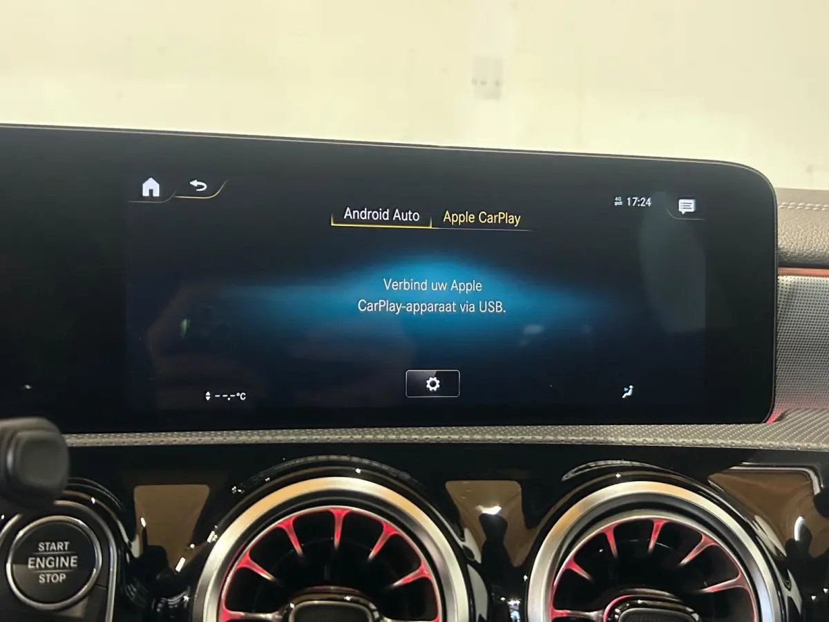 180 AMG Line - Panorama - Camera - Carplay - Sfeerverlichting