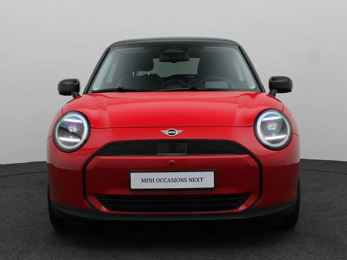 Cooper E Pakket L + Glazen panoramadak + Parking Assistant Plus + Harman Kardon + Driving Assistant+ Comfort Access + Led + 19''