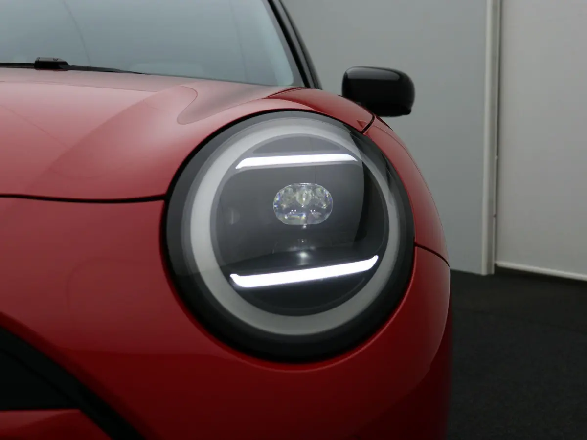 Cooper E Pakket L + Glazen panoramadak + Parking Assistant Plus + Harman Kardon + Driving Assistant+ Comfort Access + Led + 19''