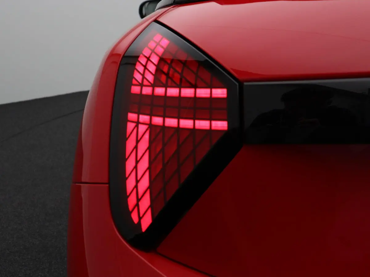 Cooper E Pakket L + Glazen panoramadak + Parking Assistant Plus + Harman Kardon + Driving Assistant+ Comfort Access + Led + 19''