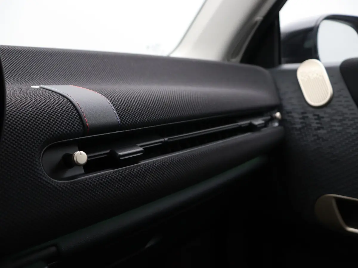 Cooper E Pakket L + Glazen panoramadak + Parking Assistant Plus + Harman Kardon + Driving Assistant+ Comfort Access + Led + 19''
