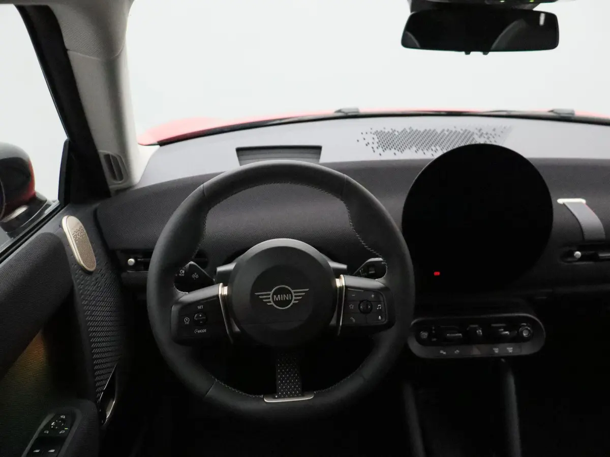 Cooper E Pakket L + Glazen panoramadak + Parking Assistant Plus + Harman Kardon + Driving Assistant+ Comfort Access + Led + 19''