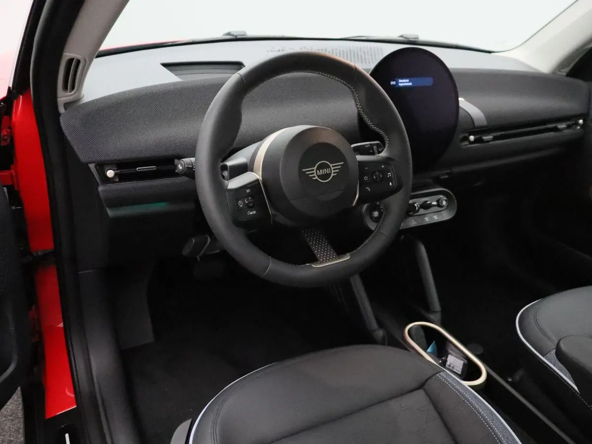 Cooper E Pakket L + Glazen panoramadak + Parking Assistant Plus + Harman Kardon + Driving Assistant+ Comfort Access + Led + 19''