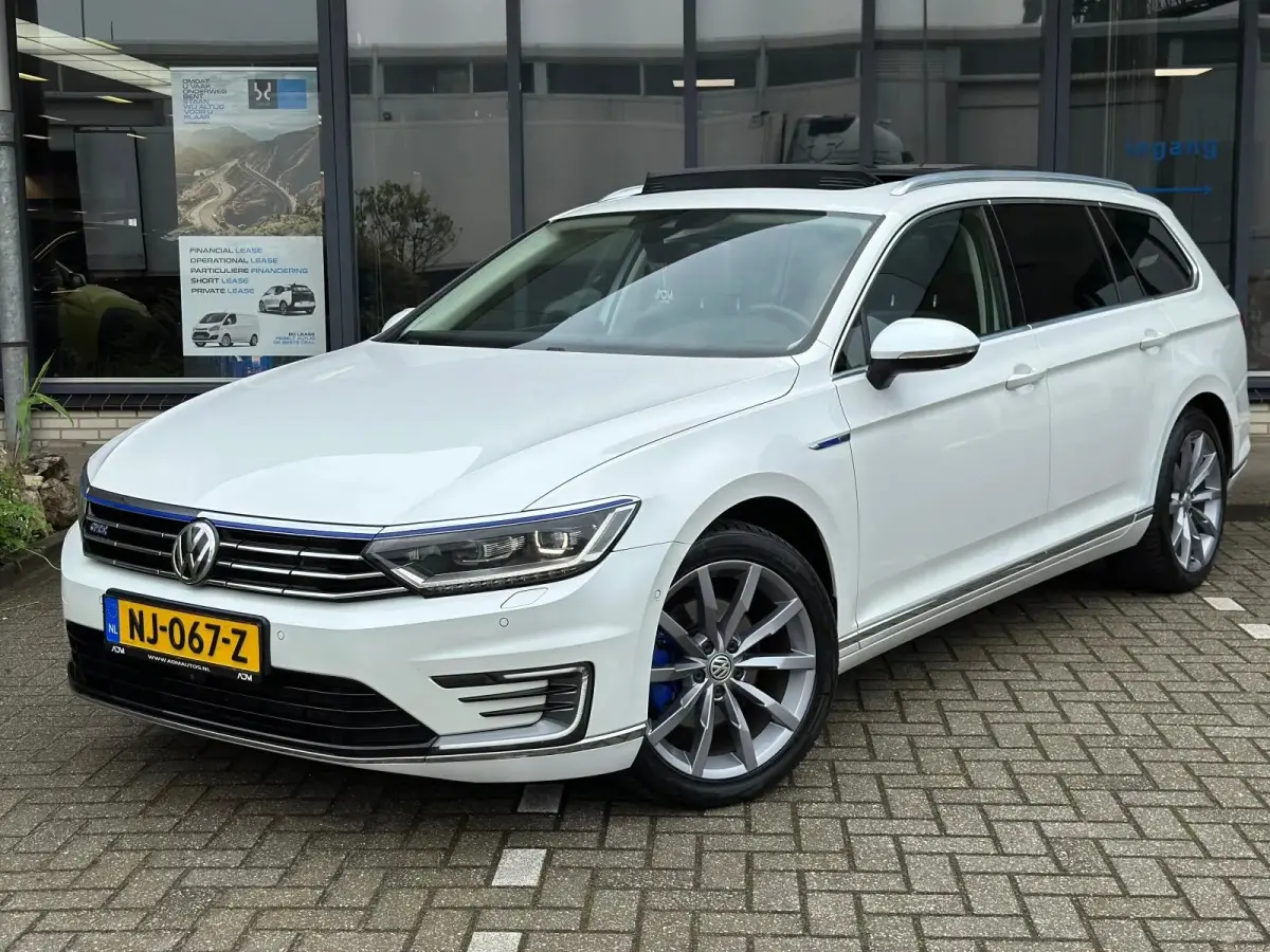 1.4 TSI GTE Highline / PANO / Leder bekleding / Head up