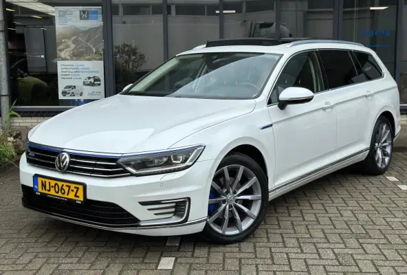 1.4 TSI GTE Highline / PANO / Leder bekleding / Head up