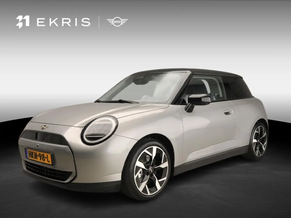 Cooper E Classic Trim / Pakket L / Harman-Kardon / Panoramadak / Getint glas / Park assist / Head-up / Alu wielen 18 inch
