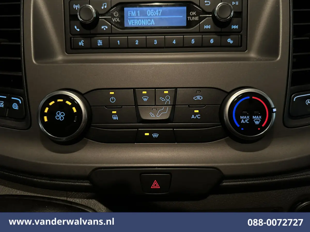 2.0 TDCI 130pk L2H1 Euro6 Airco | LED | Cruisecontrol | Verwarmde voorruit | Parkeersensoren Bijrijdersbank, 2800kg trekvermogen