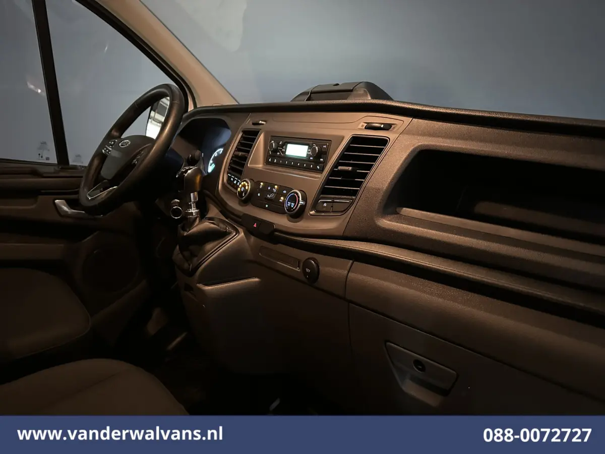 2.0 TDCI 130pk L2H1 Euro6 Airco | LED | Cruisecontrol | Verwarmde voorruit | Parkeersensoren Bijrijdersbank, 2800kg trekvermogen