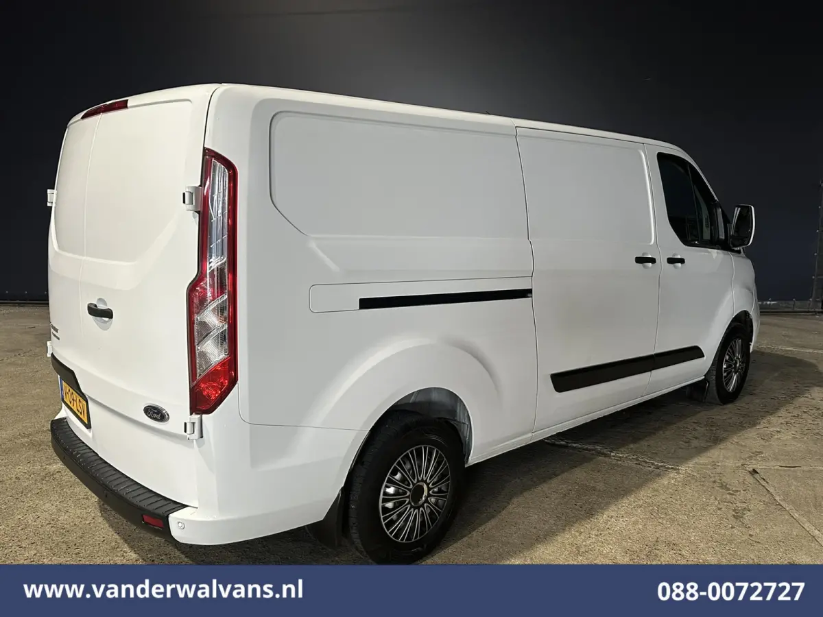 2.0 TDCI 130pk L2H1 Euro6 Airco | LED | Cruisecontrol | Verwarmde voorruit | Parkeersensoren Bijrijdersbank, 2800kg trekvermogen