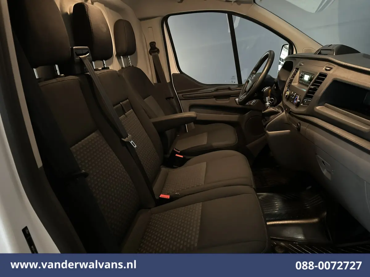 2.0 TDCI 130pk L2H1 Euro6 Airco | LED | Cruisecontrol | Verwarmde voorruit | Parkeersensoren Bijrijdersbank, 2800kg trekvermogen