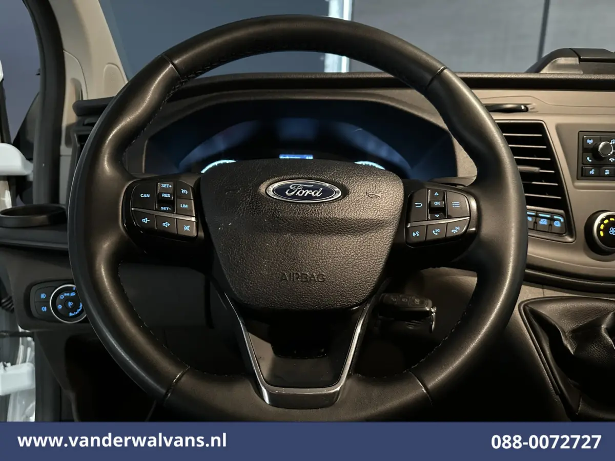 2.0 TDCI 130pk L2H1 Euro6 Airco | LED | Cruisecontrol | Verwarmde voorruit | Parkeersensoren Bijrijdersbank, 2800kg trekvermogen