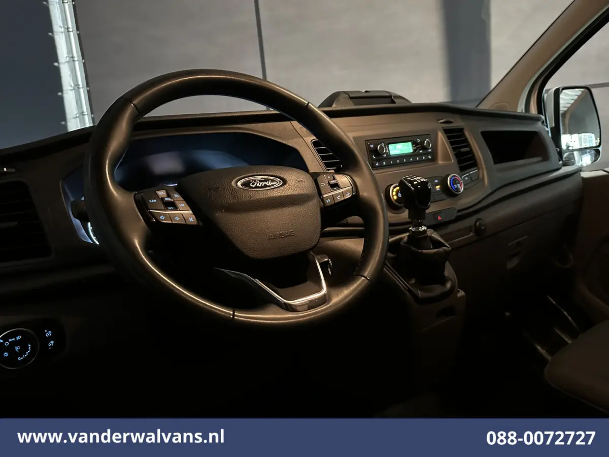 2.0 TDCI 130pk L2H1 Euro6 Airco | LED | Cruisecontrol | Verwarmde voorruit | Parkeersensoren Bijrijdersbank, 2800kg trekvermogen