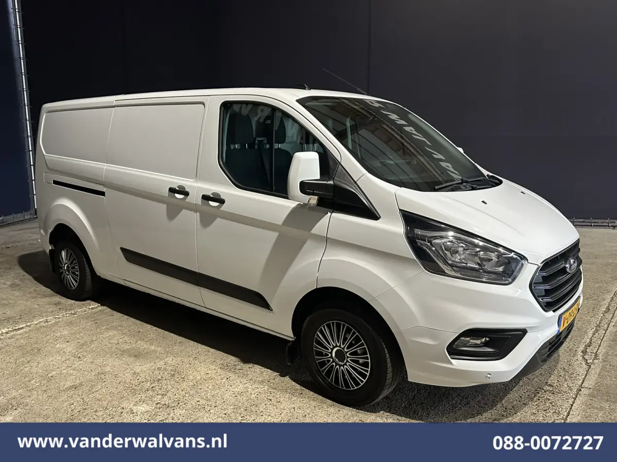 2.0 TDCI 130pk L2H1 Euro6 Airco | LED | Cruisecontrol | Verwarmde voorruit | Parkeersensoren Bijrijdersbank, 2800kg trekvermogen