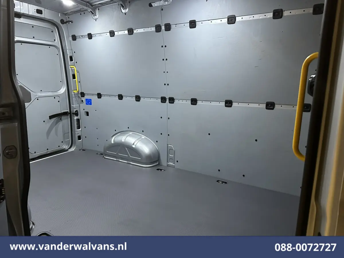 2.0 TDI 140pk L3H3 L2H2 Euro6 Airco | Navigatie | Apple Carplay | Cruisecontrol Android Auto, Bijrijdersbank, 3000kg trekvermogen