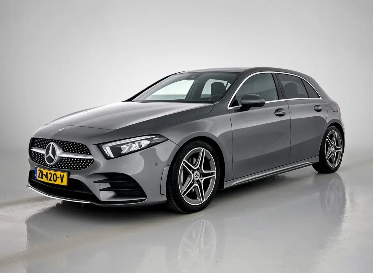 180 Business Solution AMG Automaat (PANORAMADAK, TREKHAAK ELEKT. WEGKLAPBAAR, CAMERA, STOELVERWARMING)