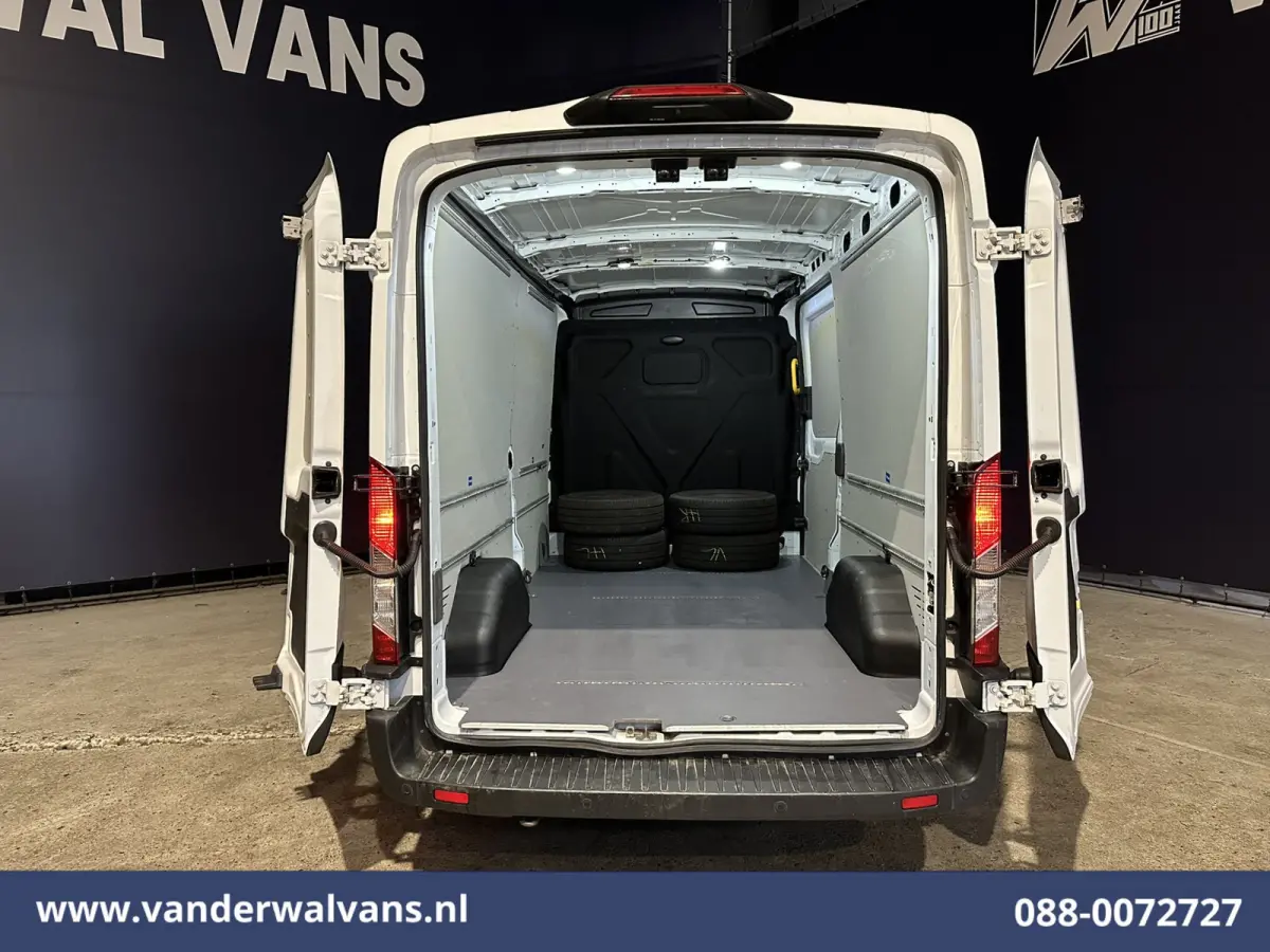 2.0 TDCI 131pk L3H2 Euro6 Airco | Camera | Navigatie | Apple Carplay | Stoelverwarming Cruisecontrol, Android auto, Verwarmde voorruit, Parkeersensoren, Bijrijdersbank, 2500kg trekvermogen