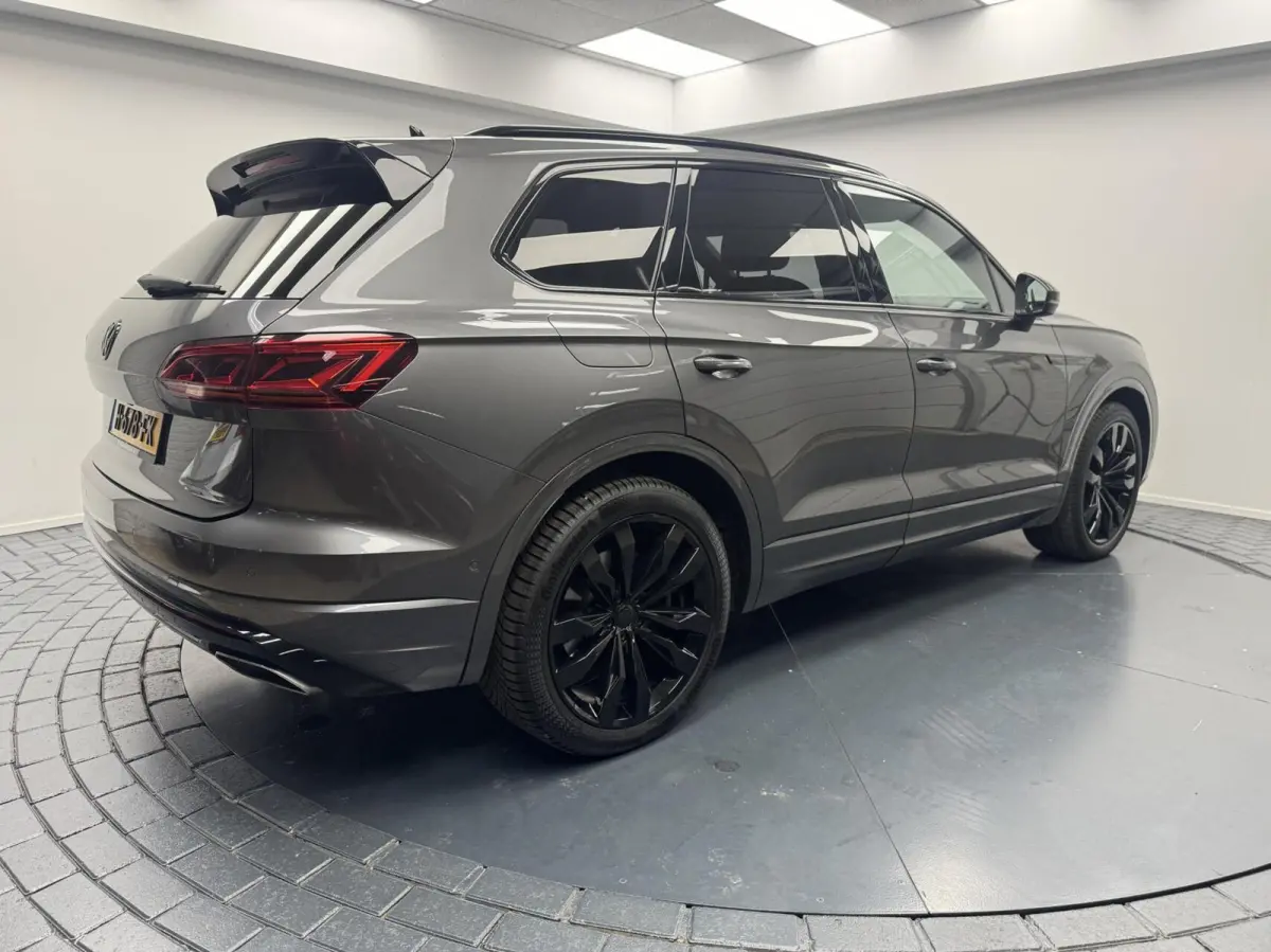 3.0 TSi DSG R-Line 4Motion Navigatie-Pano-Elektr.Trekhaak-Achterasbesturing-Adapt.Cr.Contr-Carplay-Clima-Camera-Stoel/Stuurverwarming-Luchtvering-Headup