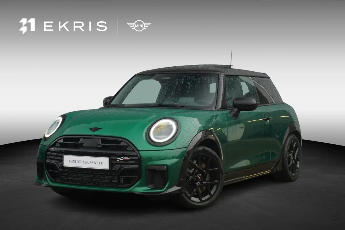 Cooper C John Cooper Works Uitvoering | Pakket M | Panoramadak | Driving Assistant | Stoel & Stuurverwarming | Parking Assitant |