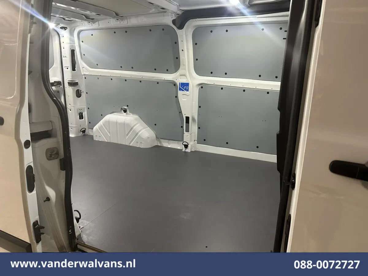 2.0 TDCI L2H1 Euro6 Airco | Navigatie | Apple Carplay | Cruisecontrol | Stoelverwarming LED, parkeersensoren, android auto, verwarmde voorruit, bijrijdersbank