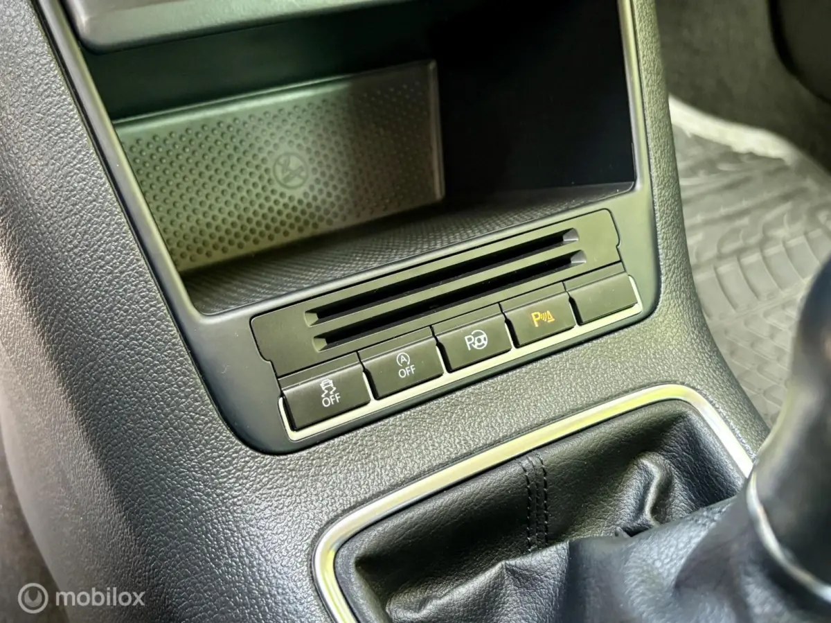 1.4 TSI R-Line. NAVI, CRUISE, PDC.