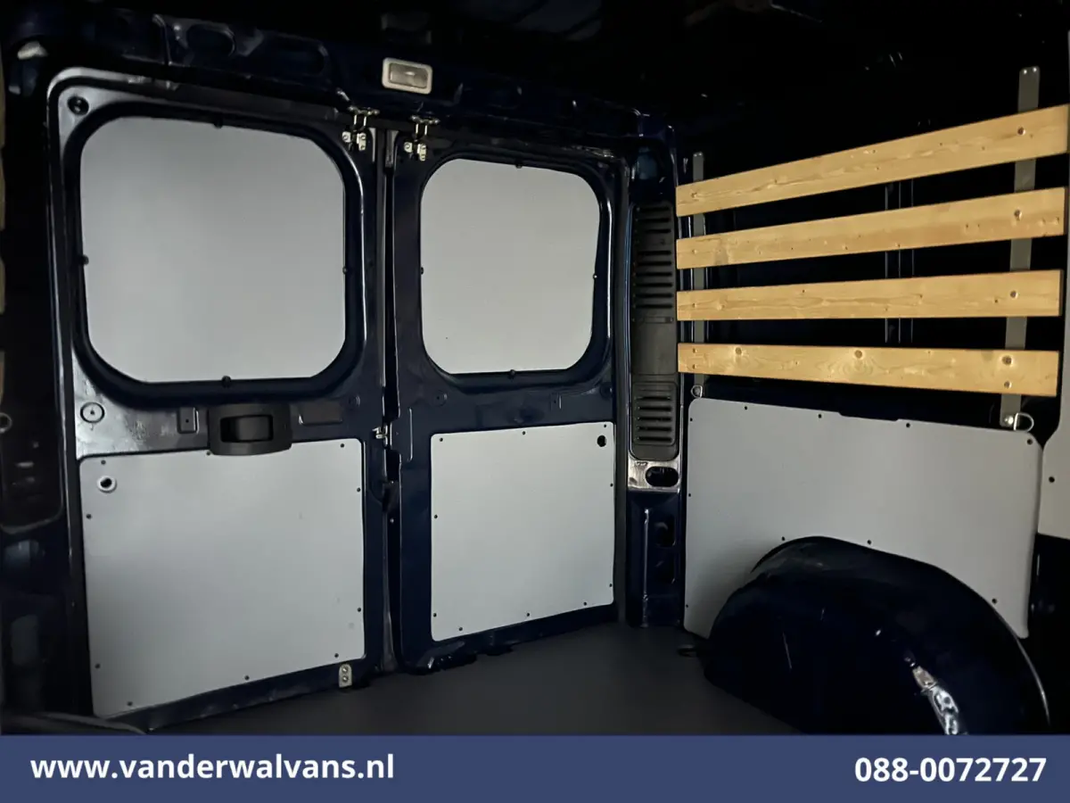 2.2 BlueHDi 120pk L1H1 Airco | 2500kg Trekhaak | Imperiaal Bijrijdersbank