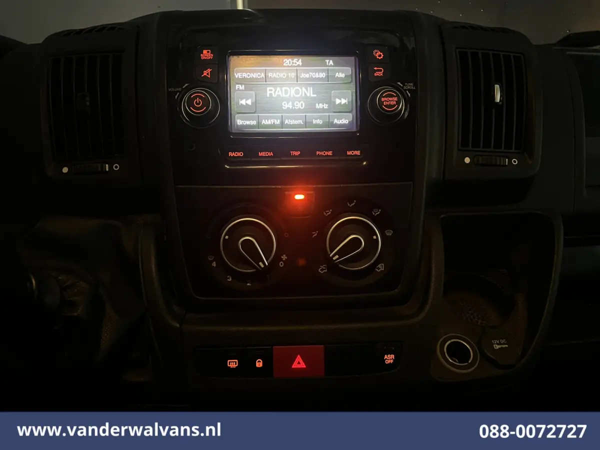 2.2 BlueHDi 120pk L1H1 Airco | 2500kg Trekhaak | Imperiaal Bijrijdersbank