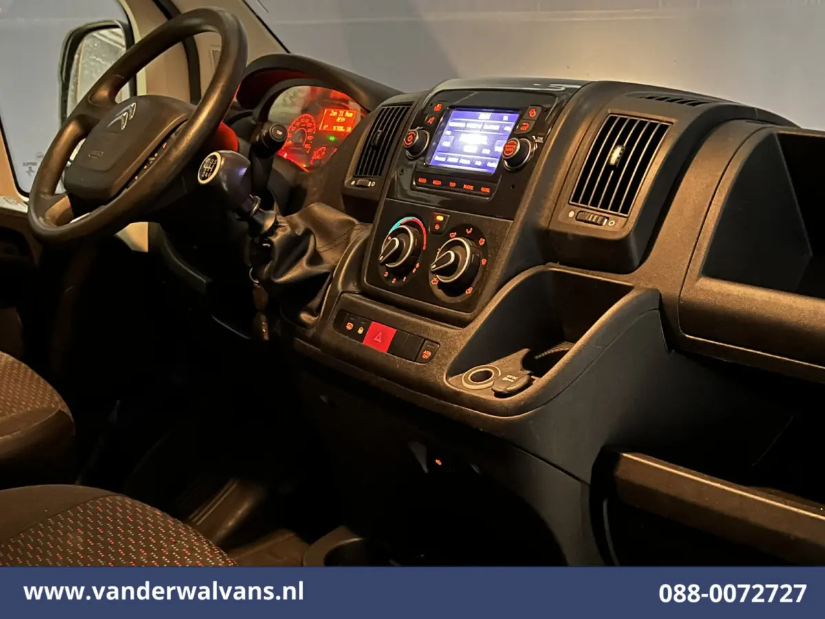2.2 BlueHDi 120pk L1H1 Airco | 2500kg Trekhaak | Imperiaal Bijrijdersbank
