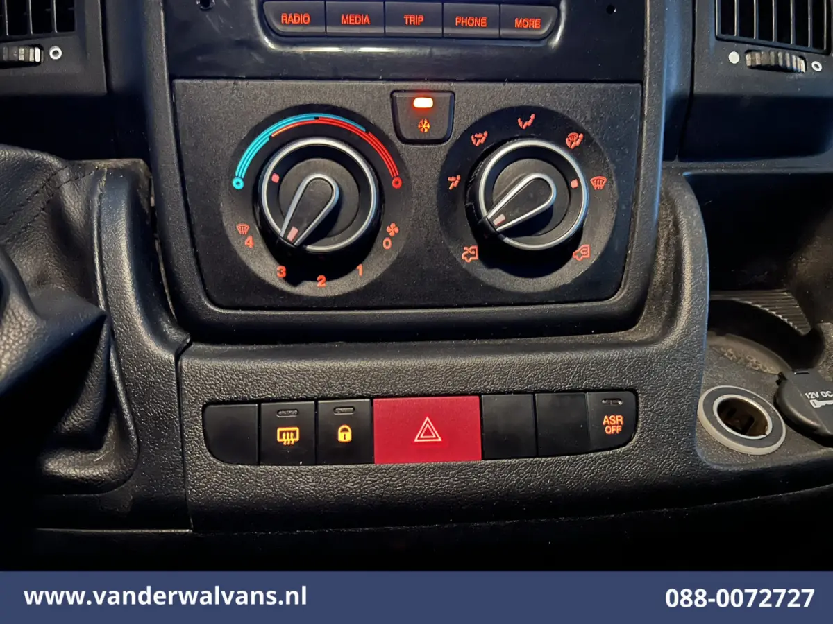 2.2 BlueHDi 120pk L1H1 Airco | 2500kg Trekhaak | Imperiaal Bijrijdersbank