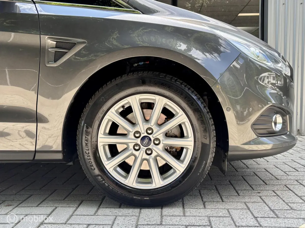 1.5 Titanium 7persoons. NAVI, CRUISE, CLIMA.