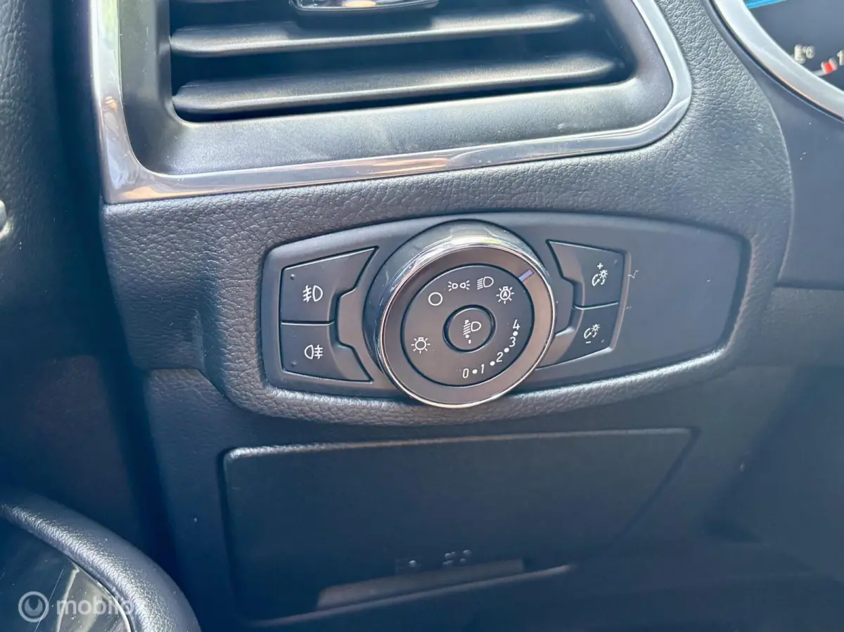 1.5 Titanium 7persoons. NAVI, CRUISE, CLIMA.