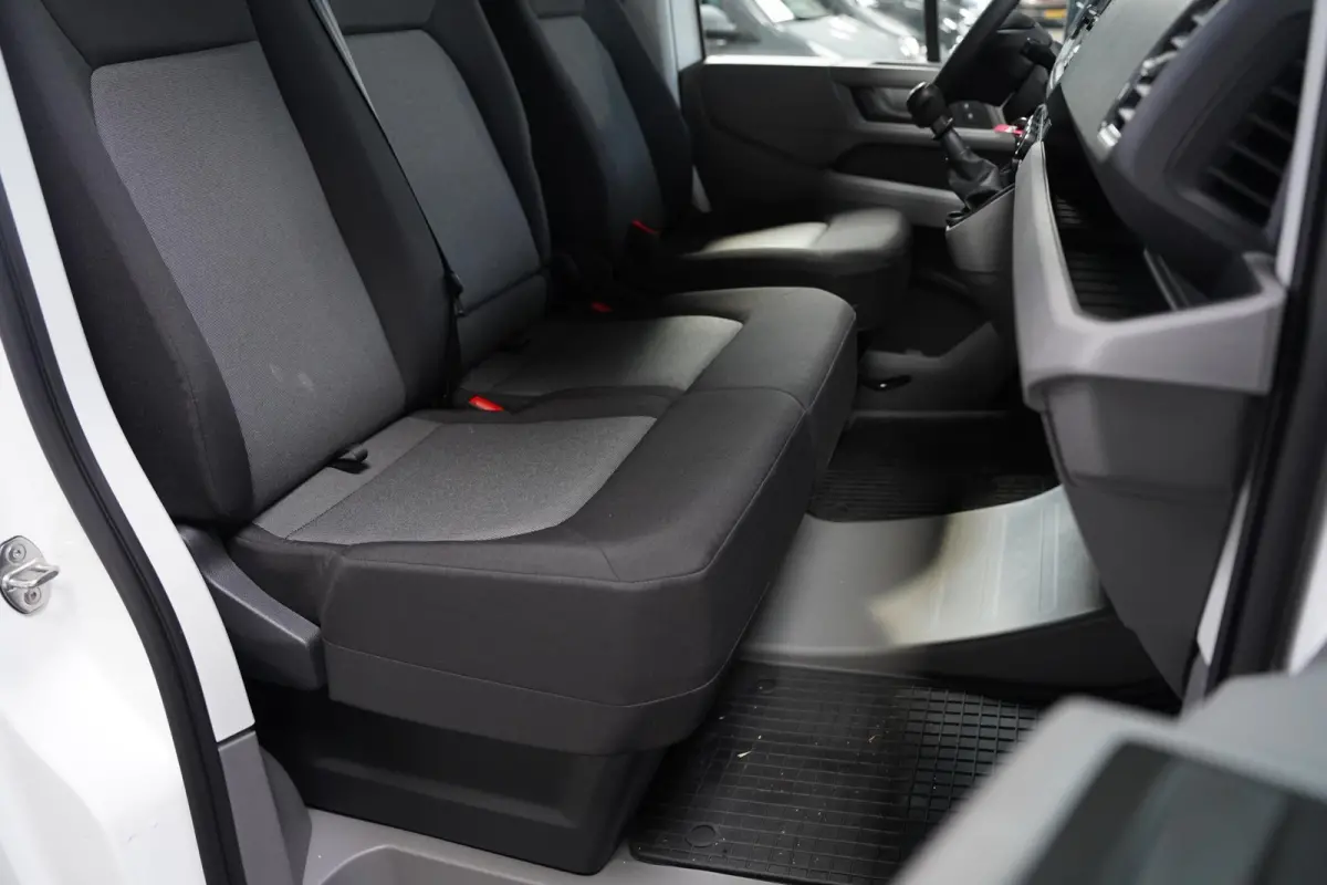 2.0 TDI 177 pk L4 Pick Up / Open Laadbak Airco Cruise Control, 3-Zits, LxBxH 430x203x40 cm