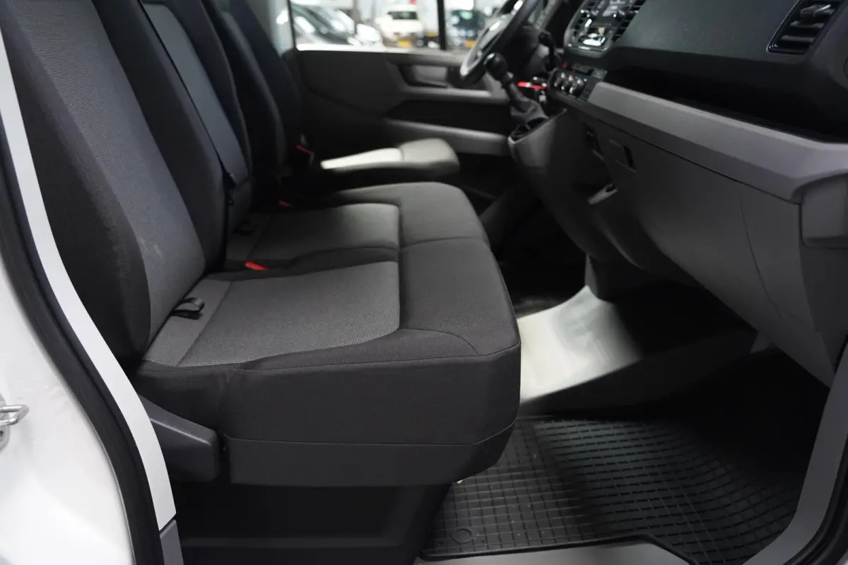 2.0 TDI 177 pk L4 Pick Up / Open Laadbak Airco Cruise Control, 3-Zits, LxBxH 430x203x40 cm