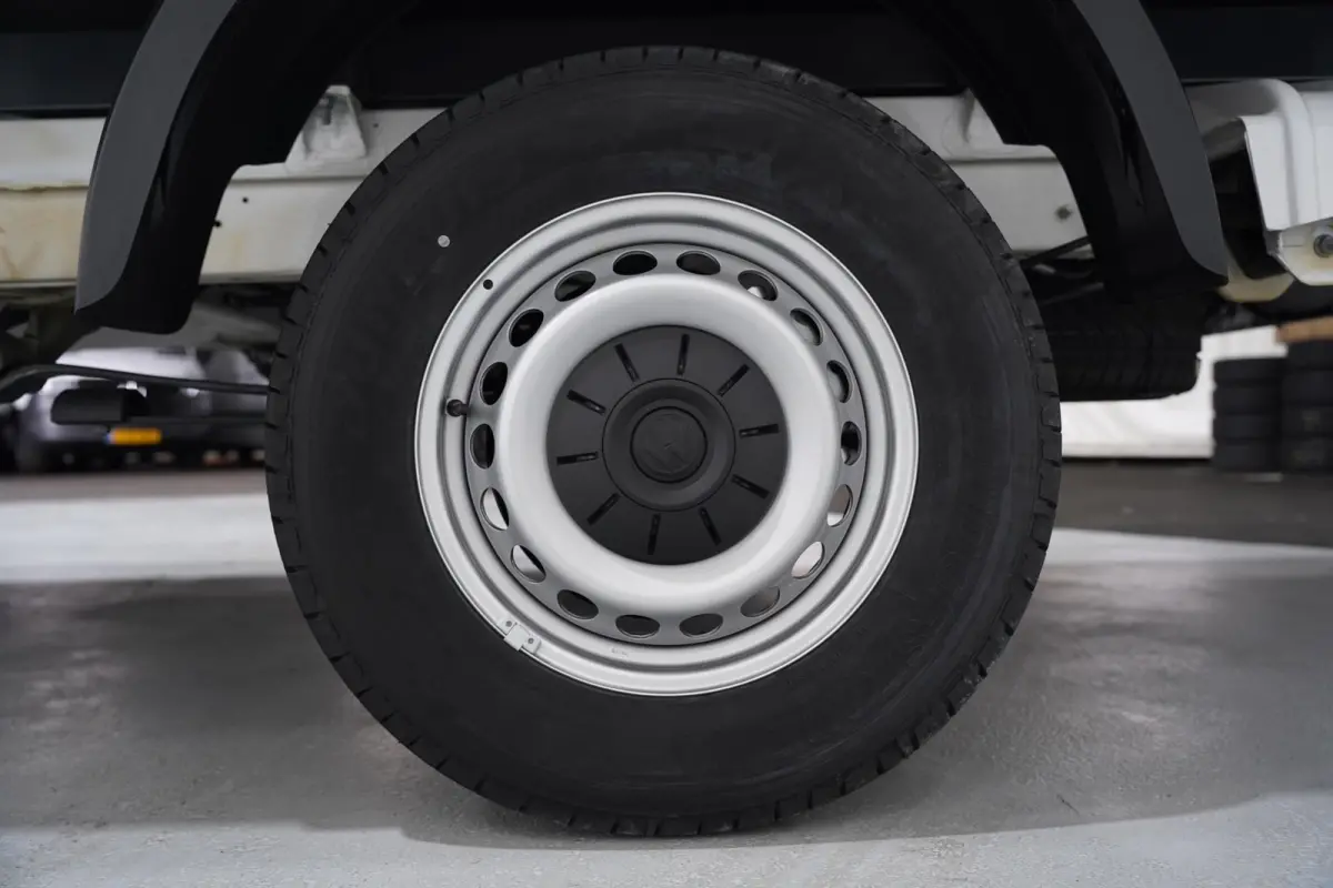 2.0 TDI 177 pk L4 Pick Up / Open Laadbak Airco Cruise Control, 3-Zits, LxBxH 430x203x40 cm